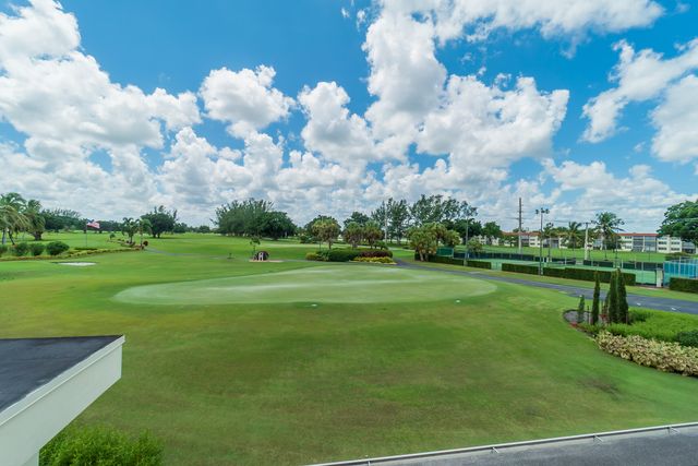 811 S Hollybrook Drive 202, Pembroke Pines, FL 33025