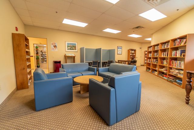 811 S Hollybrook Drive 202, Pembroke Pines, FL 33025