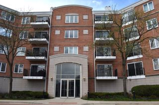 451 TOWN PLACE Circle 307, Buffalo Grove, IL 60089