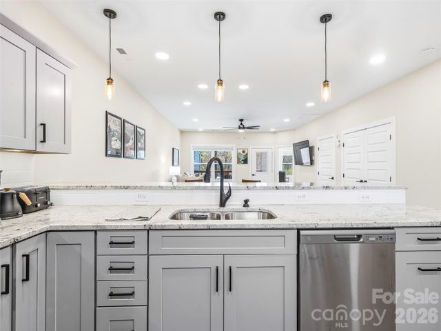 143 Carver Street 7, Brevard, NC 28712