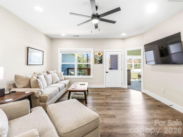 143 Carver Street 7, Brevard, NC 28712