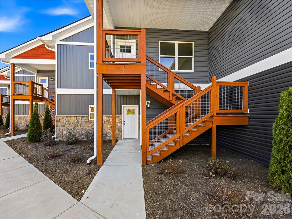 143 Carver Street 7, Brevard, NC 28712