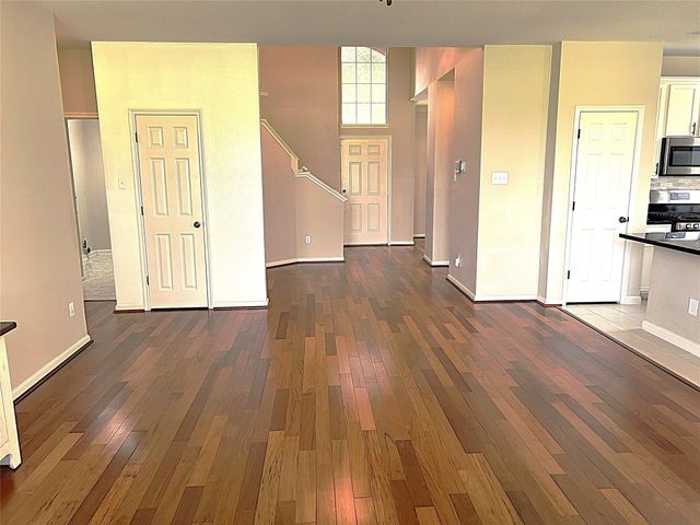 10634 Lyndon Meadows Drive, Houston, TX 77095