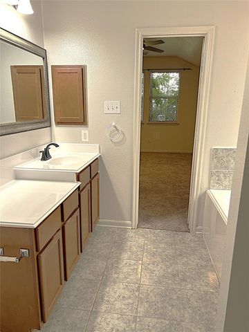10634 Lyndon Meadows Drive, Houston, TX 77095