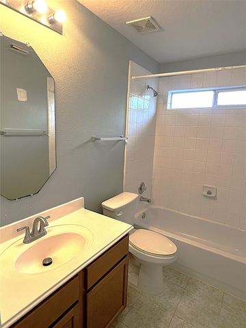 10634 Lyndon Meadows Drive, Houston, TX 77095