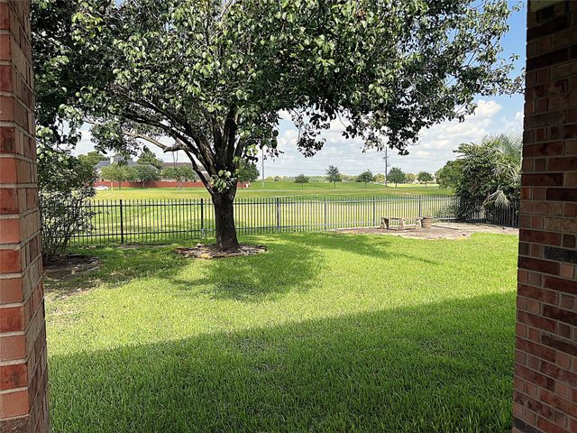 10634 Lyndon Meadows Drive, Houston, TX 77095