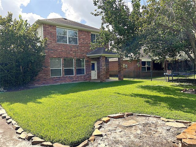 10634 Lyndon Meadows Drive, Houston, TX 77095