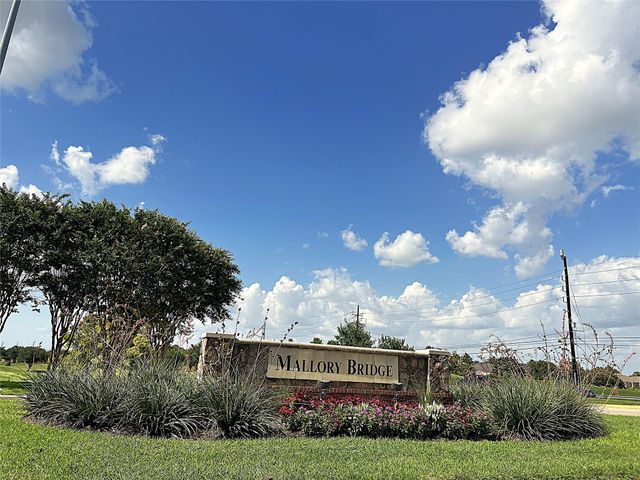 10634 Lyndon Meadows Drive, Houston, TX 77095