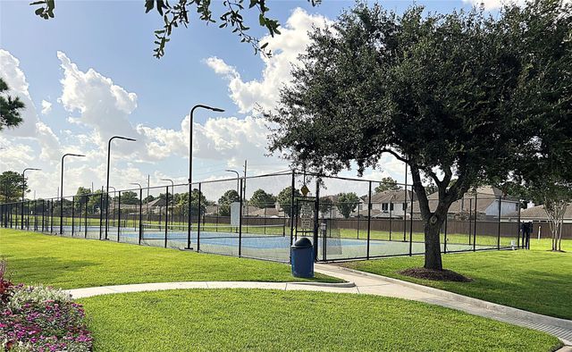 10634 Lyndon Meadows Drive, Houston, TX 77095