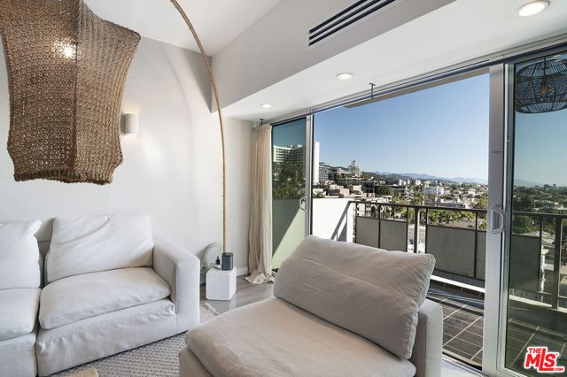 1155 N La Cienega Boulevard 711, Los Angeles, CA 90069