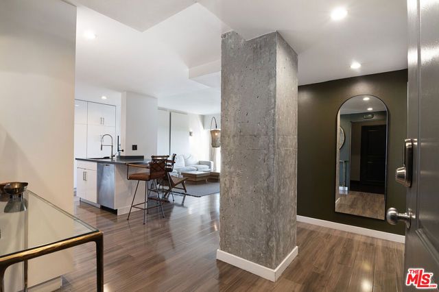 1155 N La Cienega Boulevard 711, Los Angeles, CA 90069