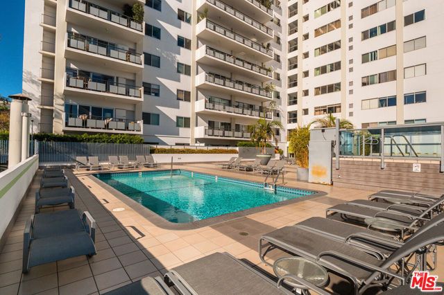 1155 N La Cienega Boulevard 711, Los Angeles, CA 90069