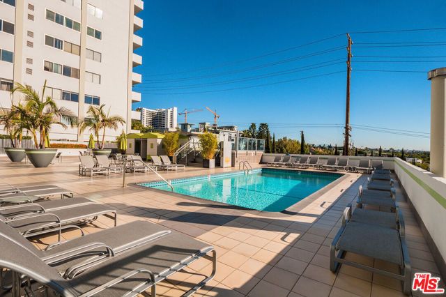 1155 N La Cienega Boulevard 711, Los Angeles, CA 90069