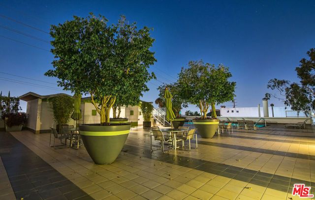 1155 N La Cienega Boulevard 711, Los Angeles, CA 90069