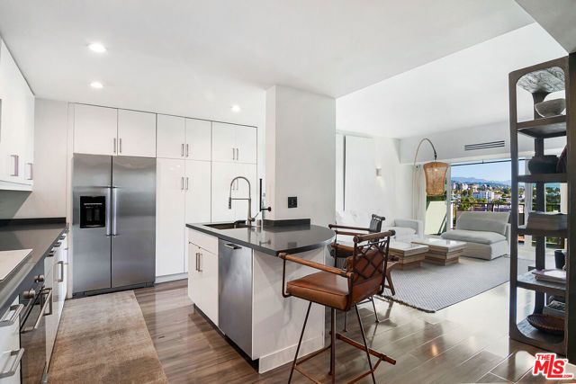 1155 N La Cienega Boulevard 711, Los Angeles, CA 90069