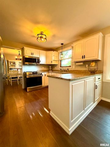 6901 N AYCLIFFE Drive, Peoria, IL 61614