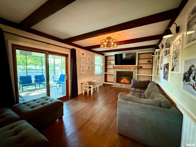 6901 N AYCLIFFE Drive, Peoria, IL 61614