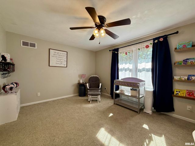 6901 N AYCLIFFE Drive, Peoria, IL 61614
