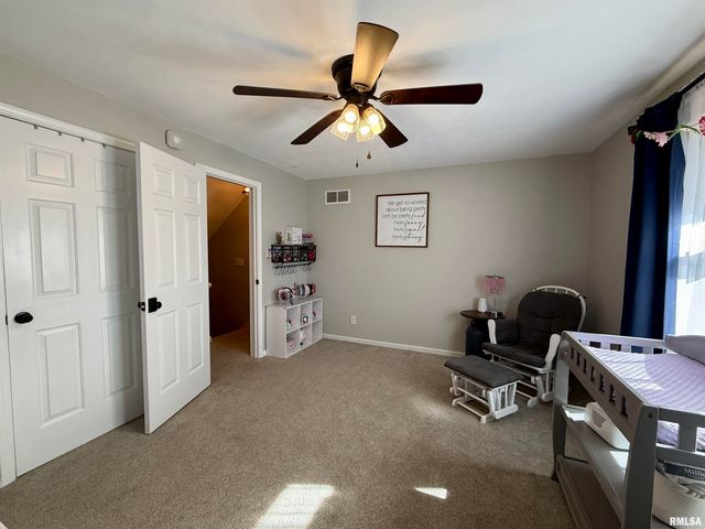 6901 N AYCLIFFE Drive, Peoria, IL 61614