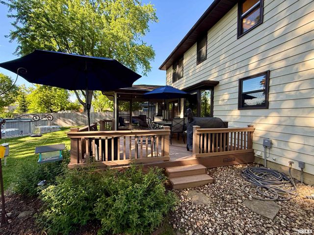 6901 N AYCLIFFE Drive, Peoria, IL 61614