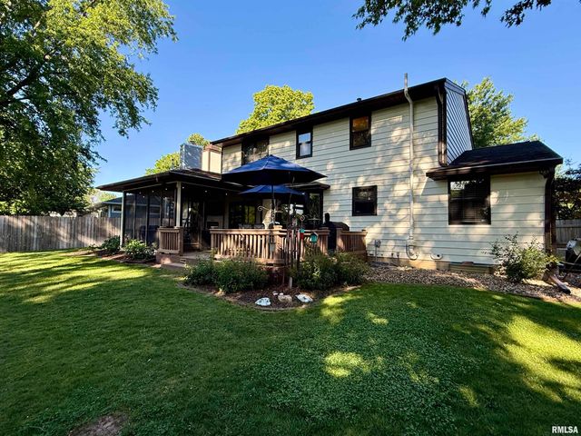 6901 N AYCLIFFE Drive, Peoria, IL 61614