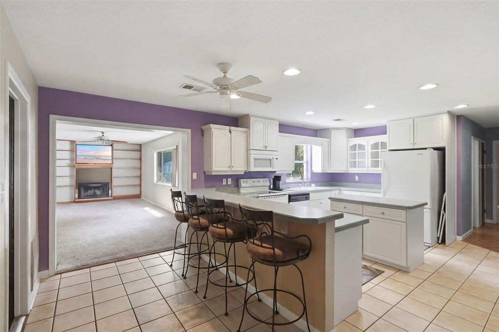 Image 17 of property listing at 1410 W CHELSEA AVENUE, Deland, FL 32720