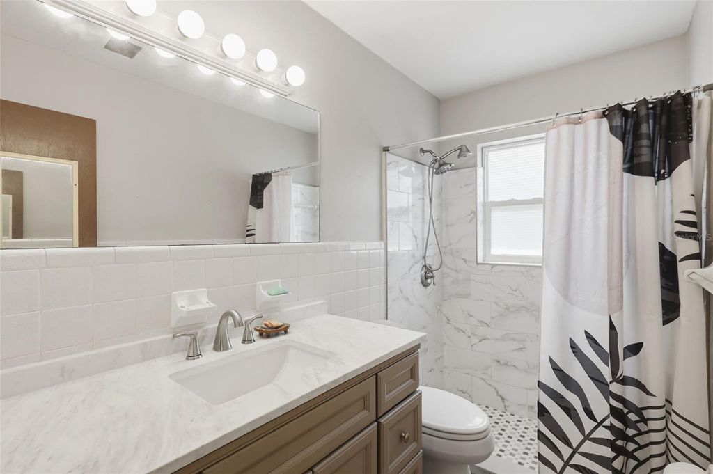 Image 25 of property listing at 1410 W CHELSEA AVENUE, Deland, FL 32720