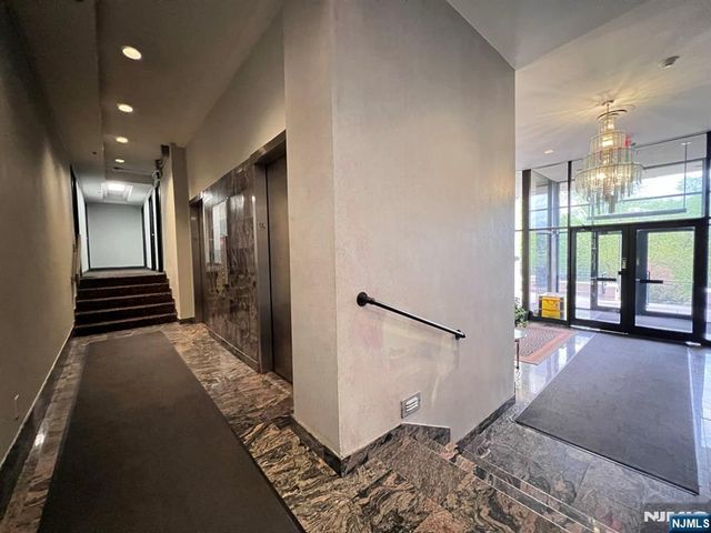 1 Wall Street 1F, Fort Lee, NJ 07024