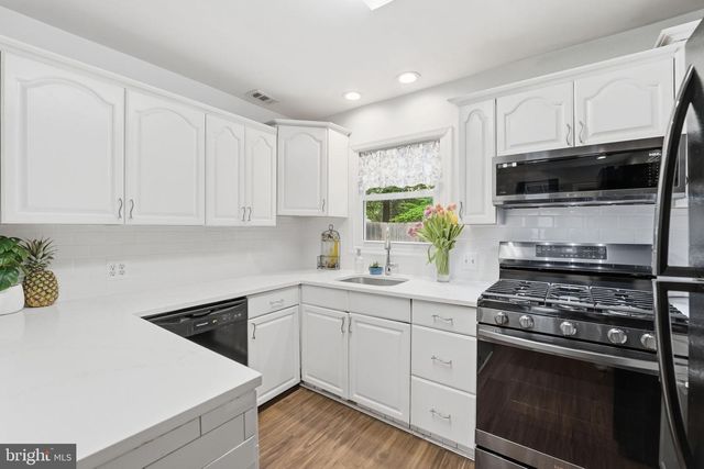 243 KENT DR, Manassas Park, VA 20111
