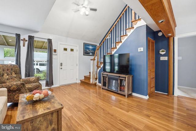 243 KENT DR, Manassas Park, VA 20111