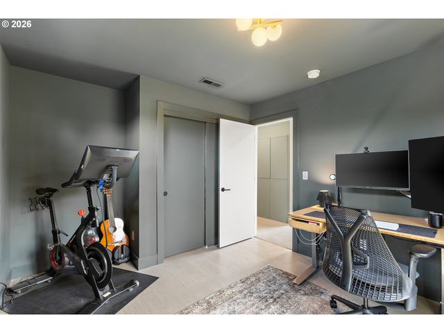 2897 Se SHERMAN St A, Portland, OR 97214