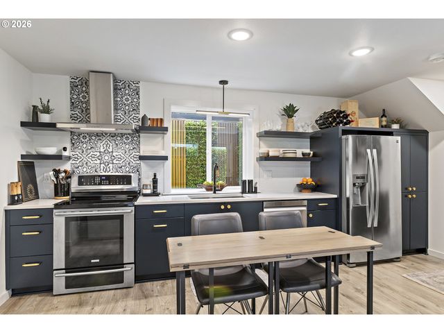 2897 Se SHERMAN St A, Portland, OR 97214
