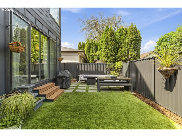 2897 Se SHERMAN St A, Portland, OR 97214