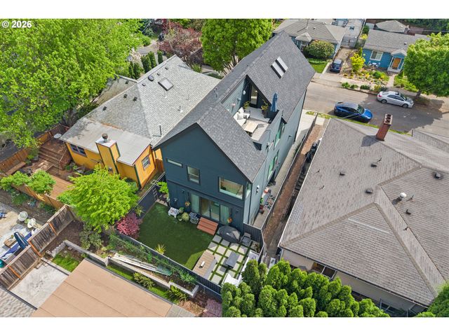 2897 Se SHERMAN St A, Portland, OR 97214