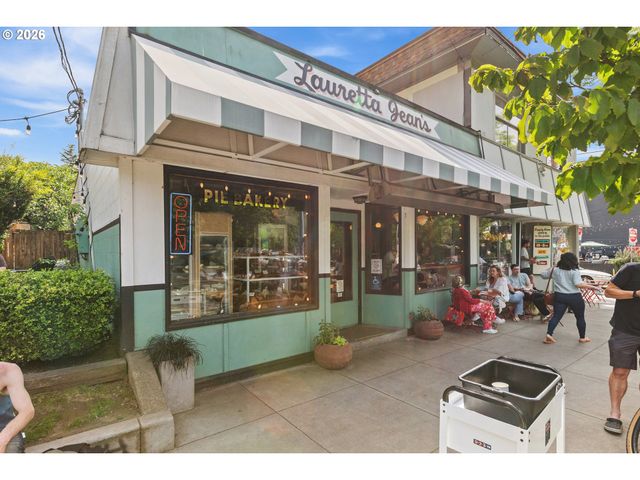 2897 Se SHERMAN St A, Portland, OR 97214