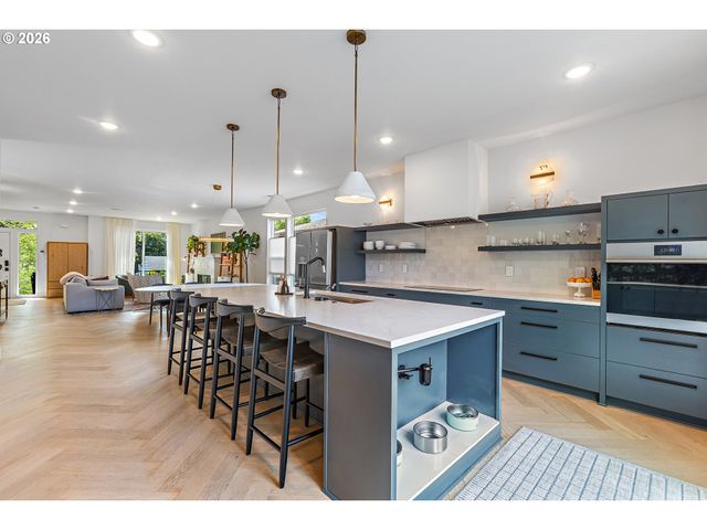 2897 Se SHERMAN St A, Portland, OR 97214