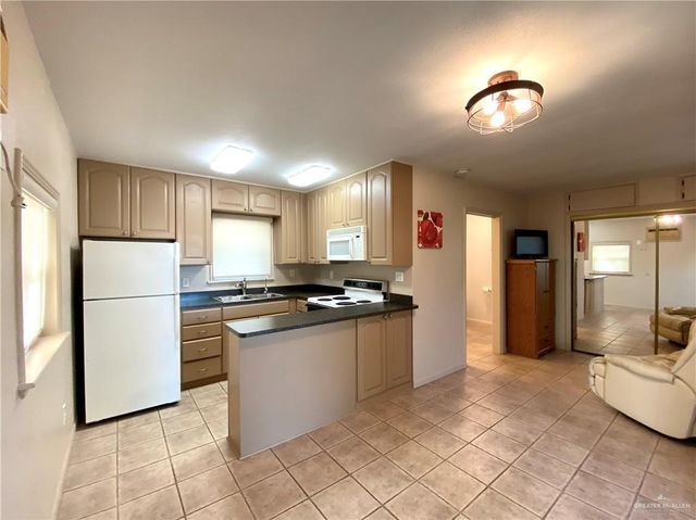 2502 Bobolink E Circle 255, Palmview, TX 78572