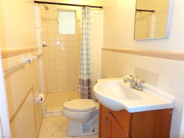 2016 E Ocean View Ave Apt 8, Norfolk, VA 23503