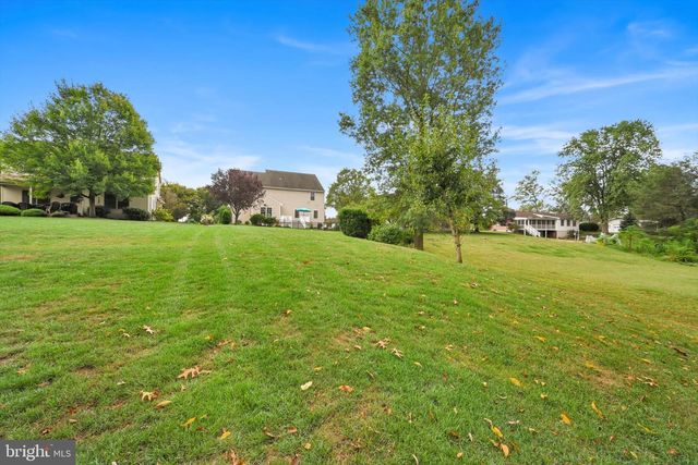 701 HAMPDEN RD, Elizabethtown, PA 17022