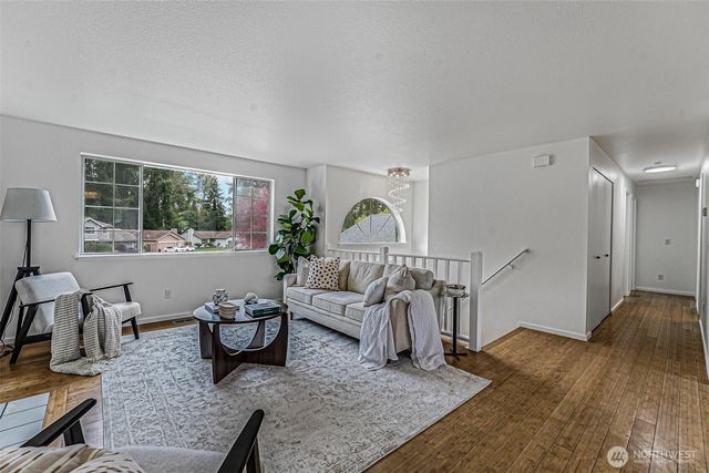 31758 SW 14th Way, Federal Way, WA 98023