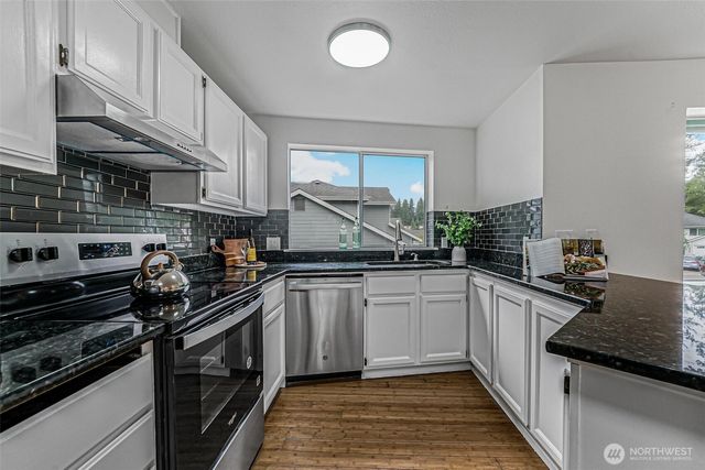 31758 SW 14th Way, Federal Way, WA 98023