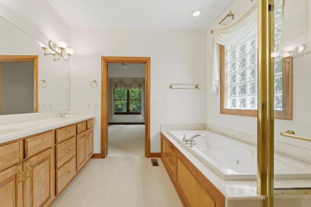 7624 Mikayla Drive, Westerville, OH 43082