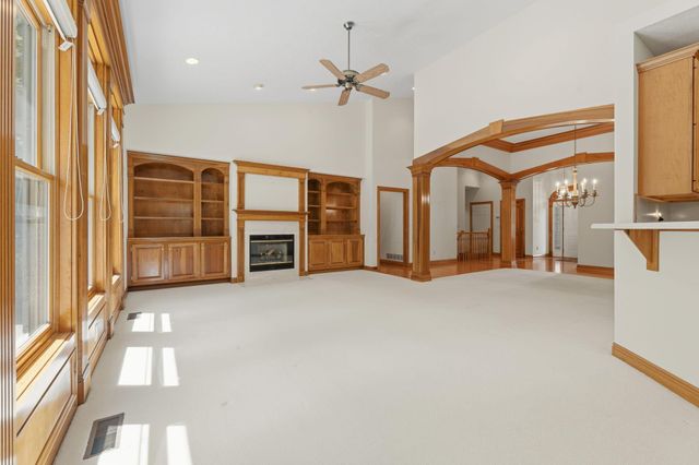 7624 Mikayla Drive, Westerville, OH 43082
