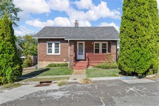 9429 Burdella Avenue, St Louis, MO 63114