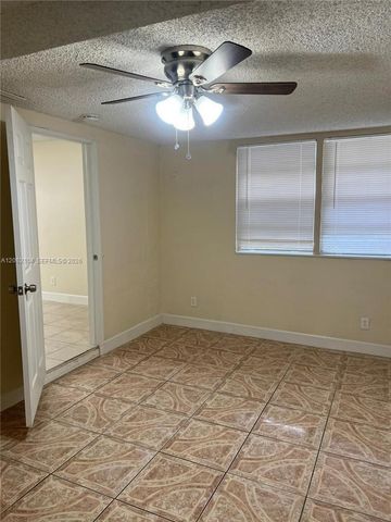 9 NE 44th Street, Deerfield Beach, FL 33064