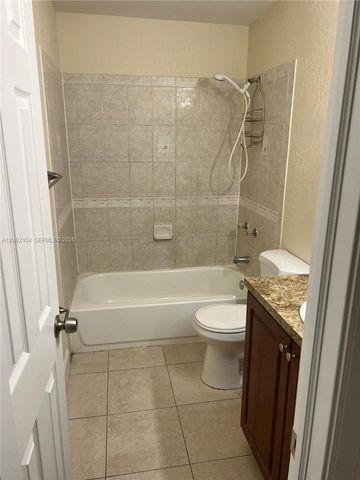 9 NE 44th Street, Deerfield Beach, FL 33064