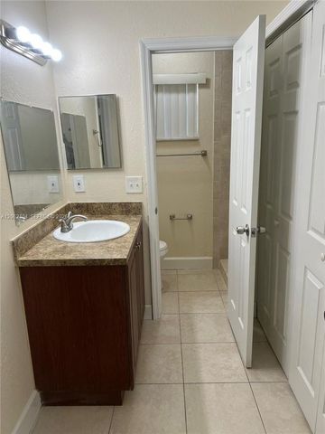 9 NE 44th Street, Deerfield Beach, FL 33064