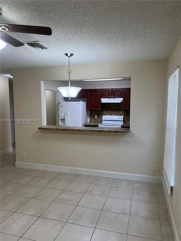 9 NE 44th Street, Deerfield Beach, FL 33064