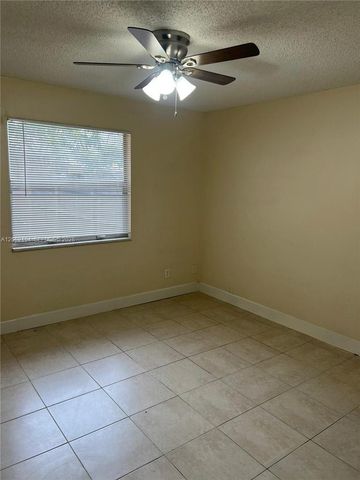 9 NE 44th Street, Deerfield Beach, FL 33064