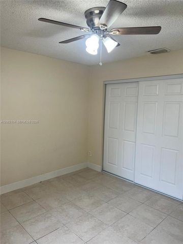 9 NE 44th Street, Deerfield Beach, FL 33064